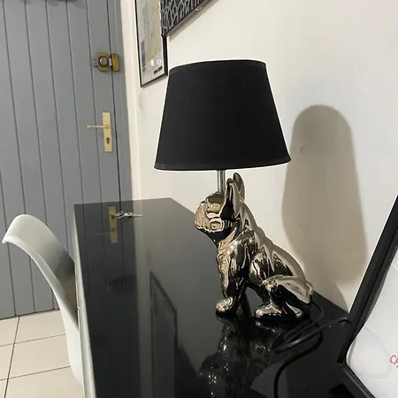 Triangle Arêne Gare Maison Carrée Placette Apartamento